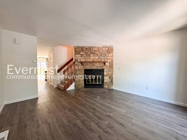 Building Photo - 2701 E Nichols Cir