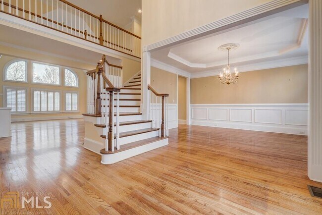 Building Photo - 9585 Stoney Ridge Ln