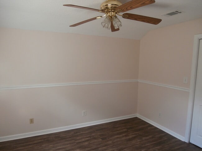 Building Photo - 1115 Hickory Ave