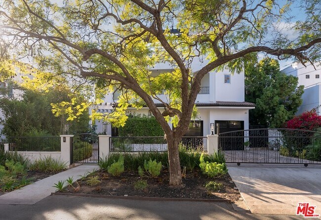 Foto del edificio - 345 S Saltair Ave