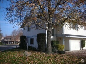 Building Photo - 1931 E Laura Ave