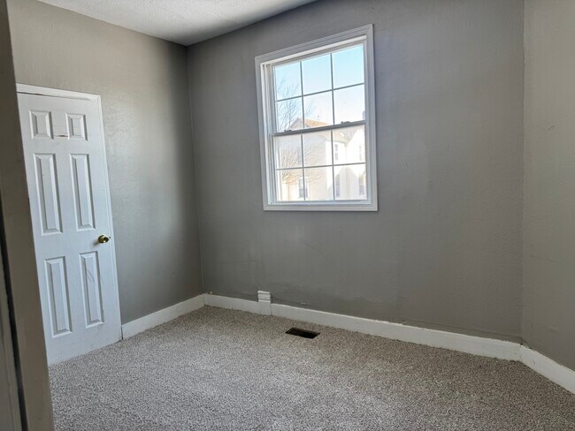 Foto del edificio - 209 N G St