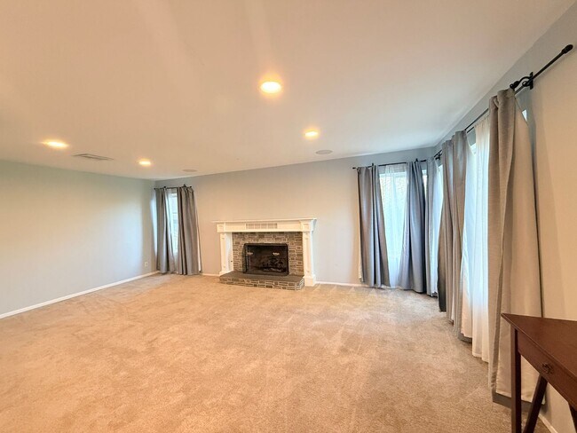 Foto del edificio - 4242 Briggs Ave