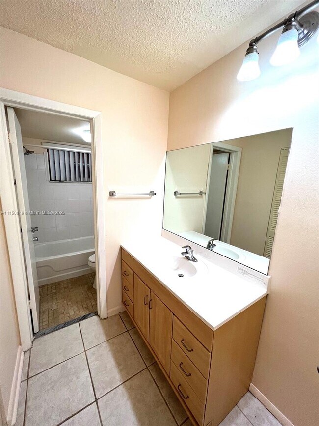 Building Photo - 6570 Royal Palm Blvd