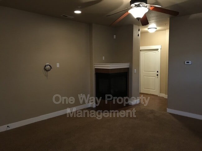 Building Photo - 5850 Dripping Rock Ln