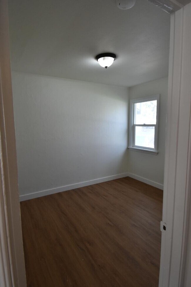 Foto del edificio - 1817 Birch St