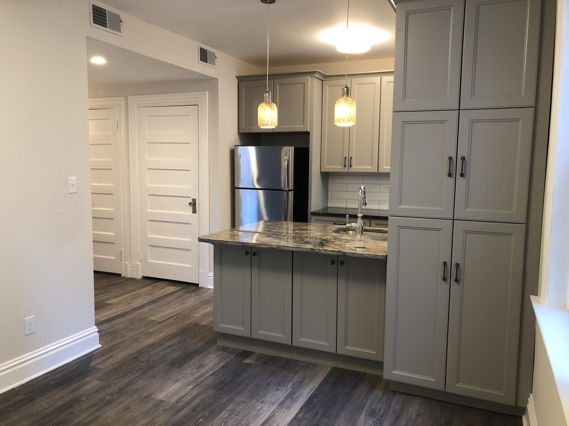 Family Rm. view to kitchen - 4900 Laclede Ave