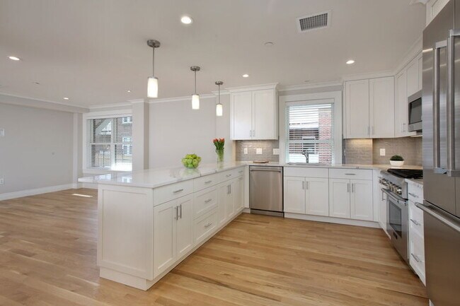 Foto del edificio - 36 Longwood Ave