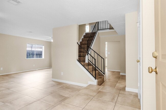 Building Photo - 24026 Spring Briar Ln