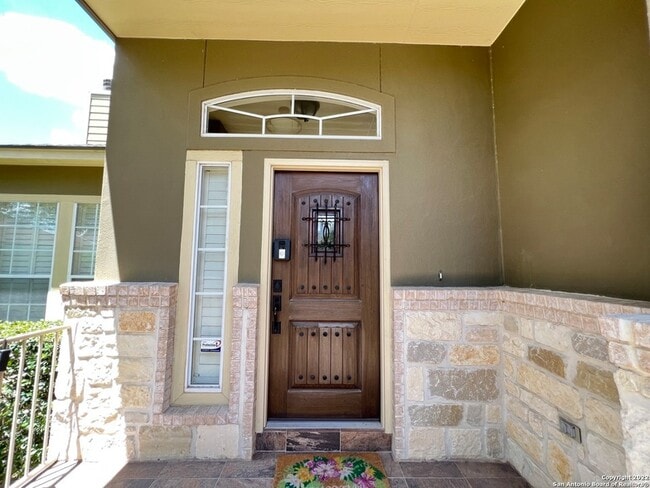Building Photo - 1303 Bluff Forest