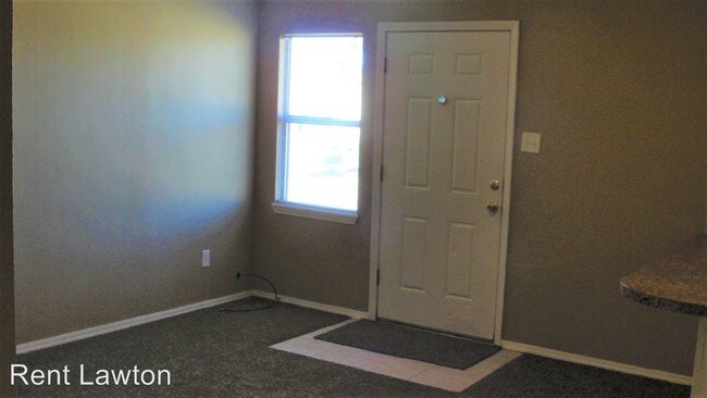 Foto del edificio - 6202 1/2 NW Elm Ave