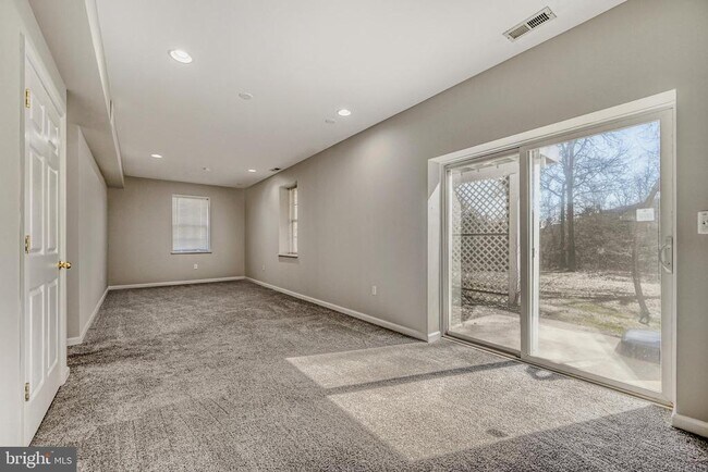 Foto del edificio - 8375 Mitzy Ln