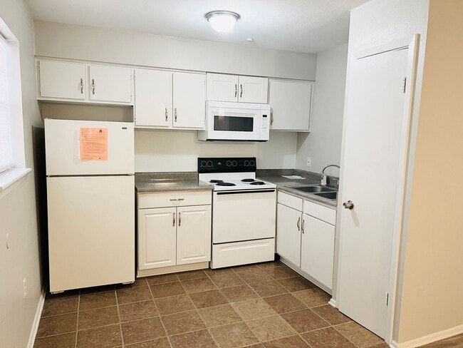 Foto del edificio - Pied Piper Apartments (Studio/1 Bath)