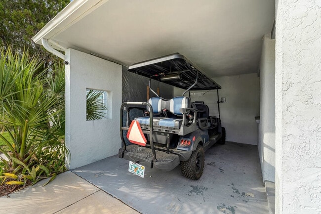 Building Photo - 6660 Date Palm Ave S
