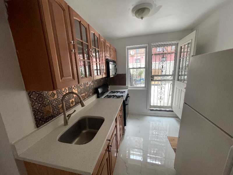 2166 Hone Ave Unit B, The Bronx, NY 10461 Room for Rent in The Bronx