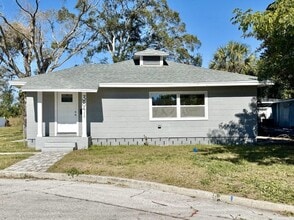 Building Photo - 3841 16th Ave S