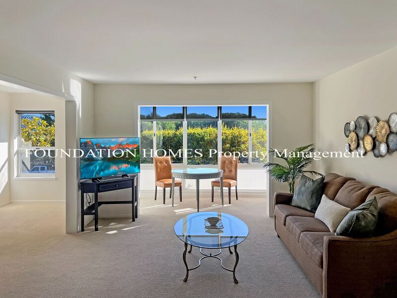 Primary Photo - 100 Thorndale Dr