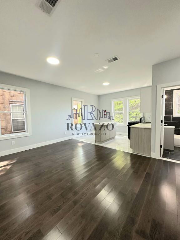 Foto del edificio - 152 N 6th St