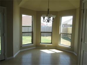 Building Photo - 5007 Lake Park Dr