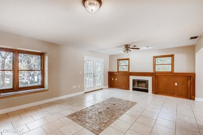Foto del edificio - 4 br, 3 bath House - 2640 Sand Lake Road UNIT
