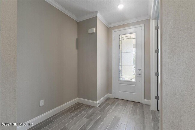 Foto del edificio - 345 Rivercliff Trl