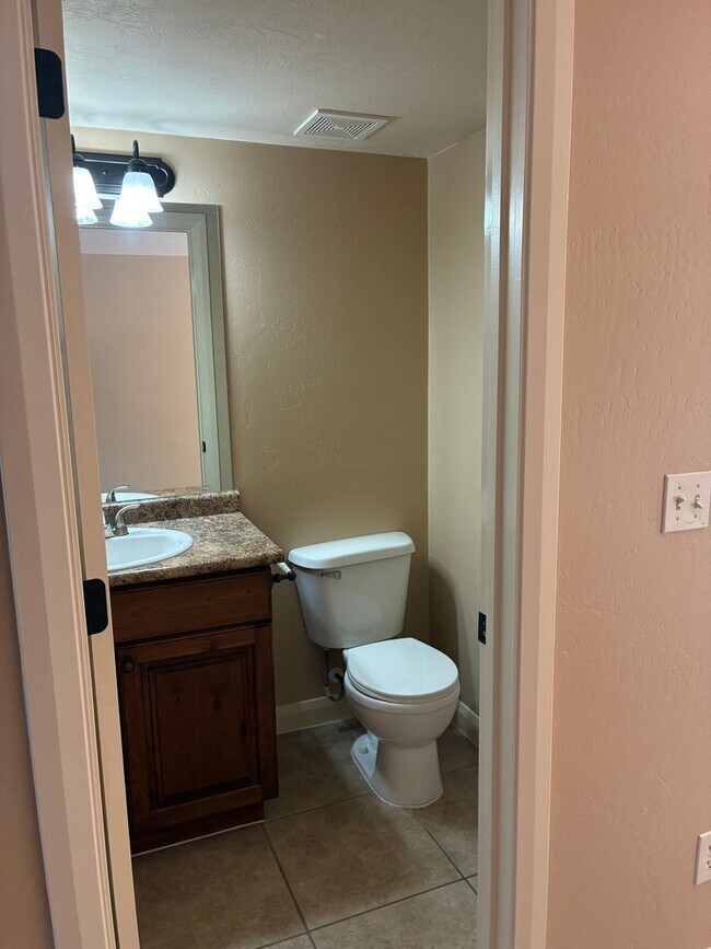 Foto del edificio - Cedar Park Townhome