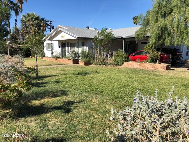 Foto del edificio - 705 W 16th St