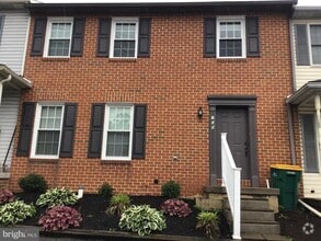 Building Photo - 205 Ringgold St