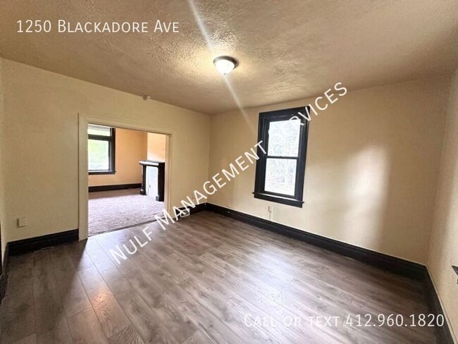 Building Photo - 1250 Blackadore Ave