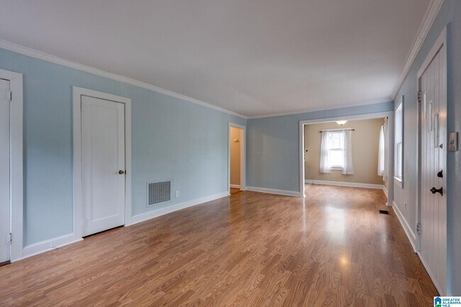 Foto del edificio - 1113 Green Springs Ave S