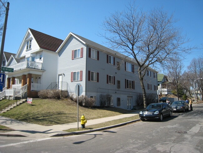 Building Photo - 3377 N Oakland Ave