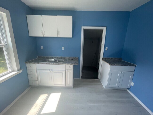 Foto del edificio - Section 8 Accepted! Spacious Newly Renovat...