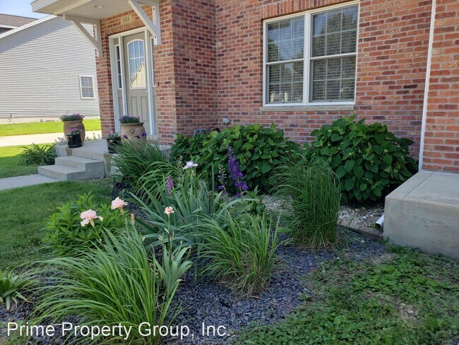 Building Photo - 3 br, 3.5 bath House - 1614 Belclare Rd