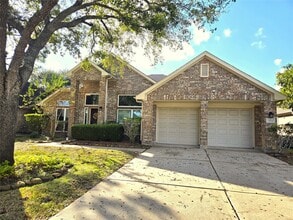 Building Photo - 2614 Parkbriar Ln