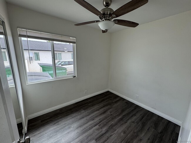 Foto del edificio - 8925 Cottonwood Ave