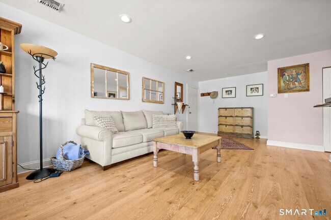 Building Photo - 108 Southport Woods Drive