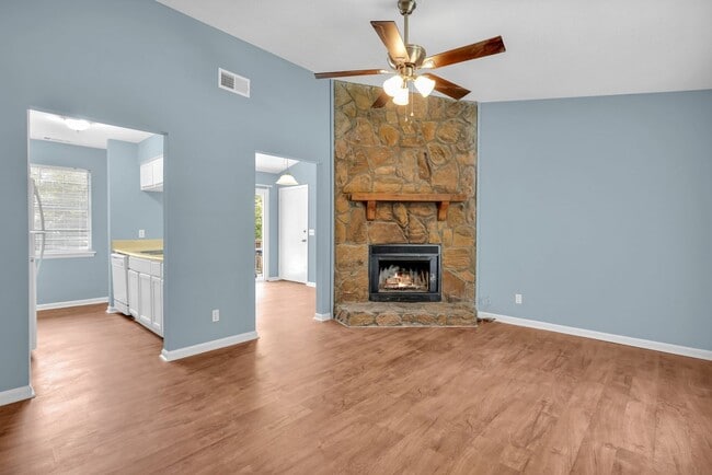 Building Photo - Georgetown Home For Rent!