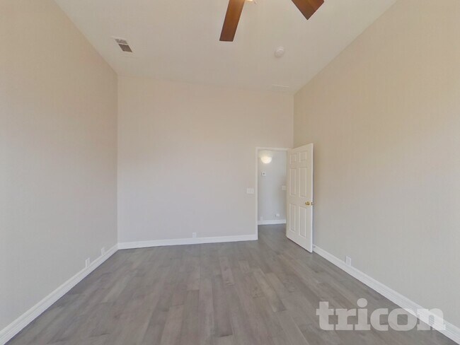 Building Photo - 4021 Chinaberry Dr