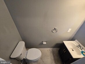 Building Photo - 2118 Cedar Barn Way