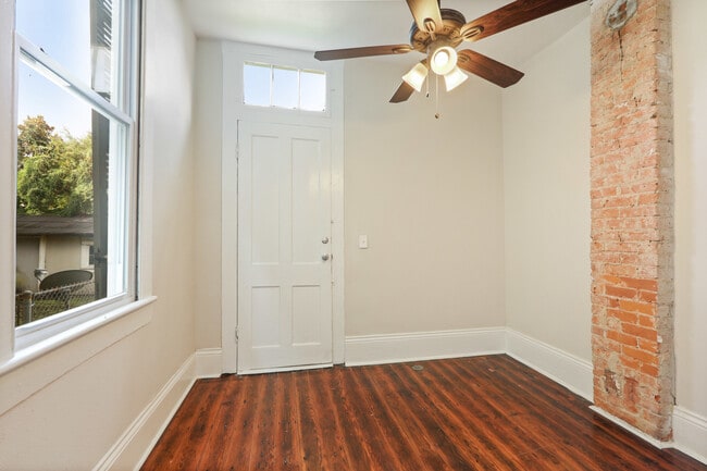 Building Photo - Constantinople