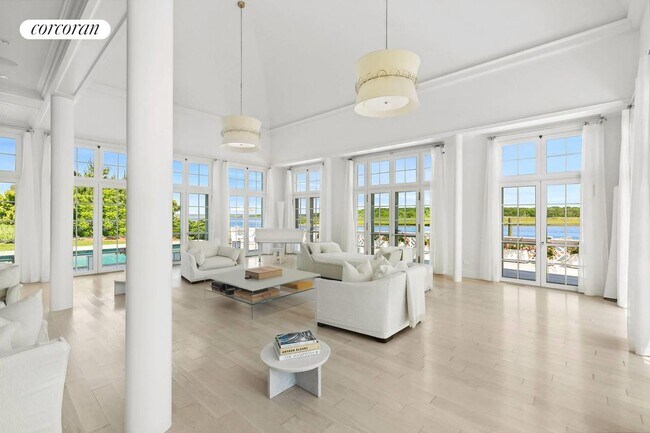 Foto del edificio - 809 Meadow Ln
