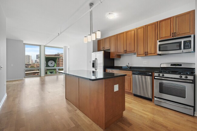 Foto del edificio - 437 W Division St