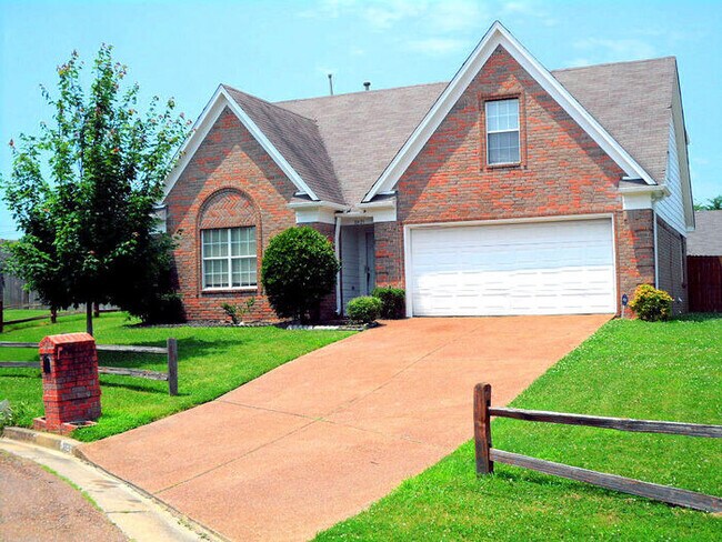 Foto del edificio - Now Leasing a 4-Bedroom 2.5 Bath Home