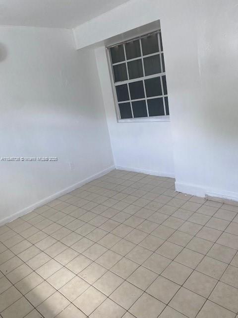 Foto del edificio - 1530 NE 180th St