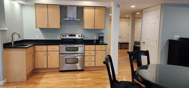 Building Photo - 20 Estabrook Rd