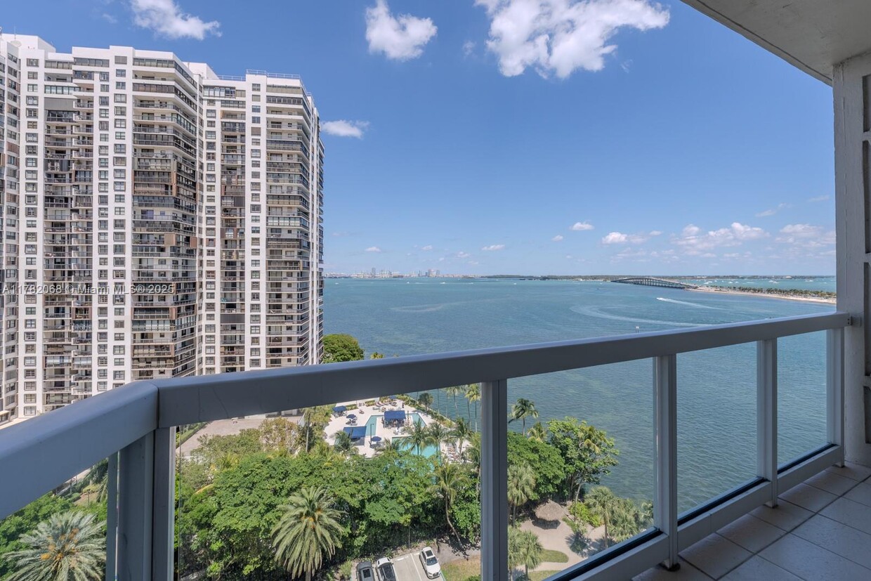 Primary Photo - 2451 Brickell Ave