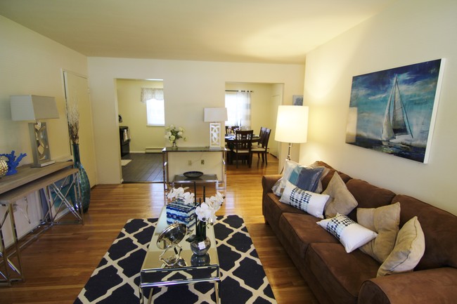 Stratford Apartments - Old Bridge, NJ | Apartments.com