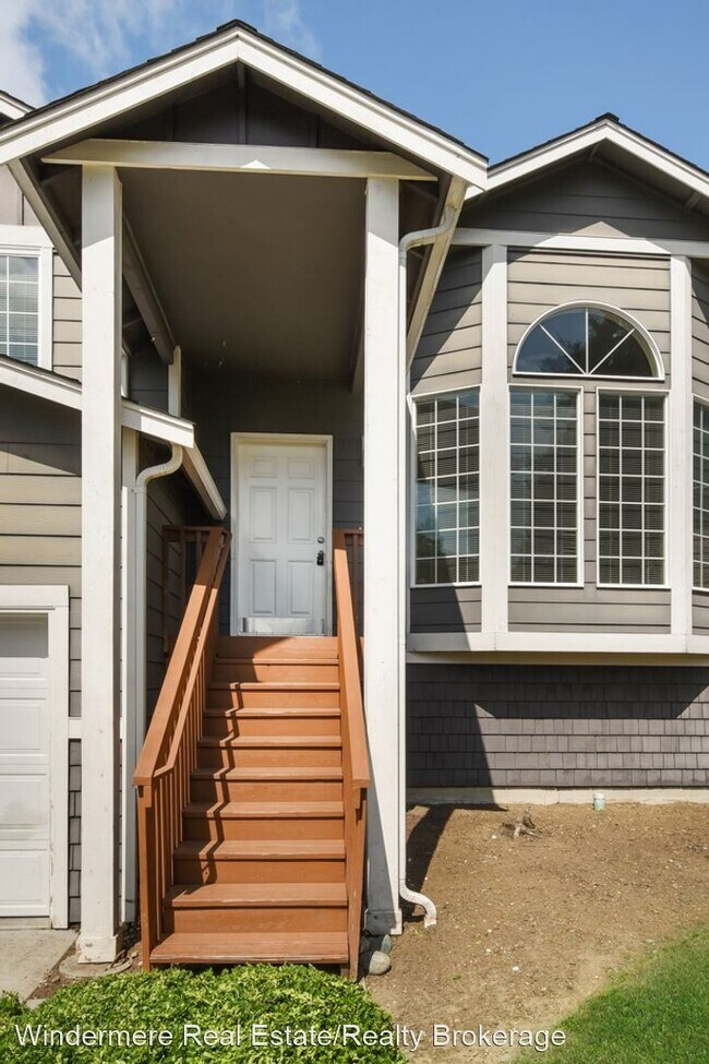 Building Photo - 4 br, 2.5 bath House - 7803 32nd St NE