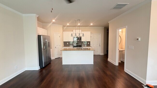 Building Photo - Townhouse in Lilburn