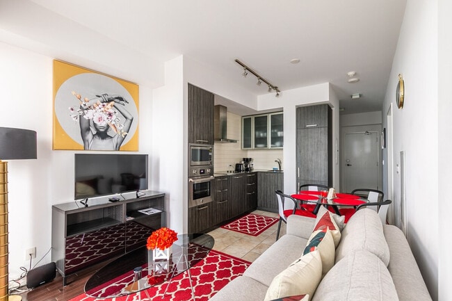 Building Photo - 14 York St